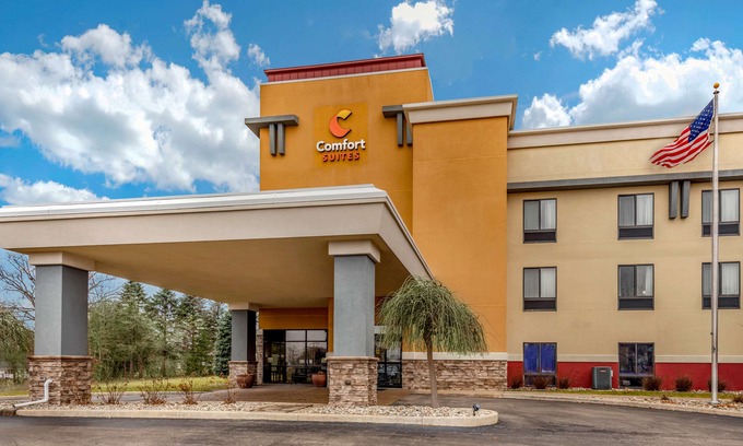 Elkhart Hotel | Comfort Suites South Elkhart