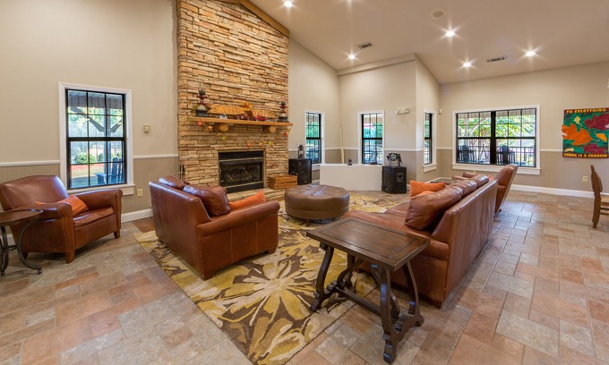 Clarkesville Hotel | Holiday Inn Club Vacations Apple Mountain Resort, an Ihg Hotel