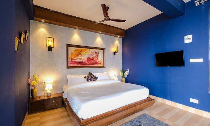 The Mall Road Cabaña | The Junglee Bakri
