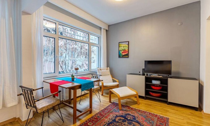 Cihangir Apartamento | Vibrant Flat in Cihangir with Central Location