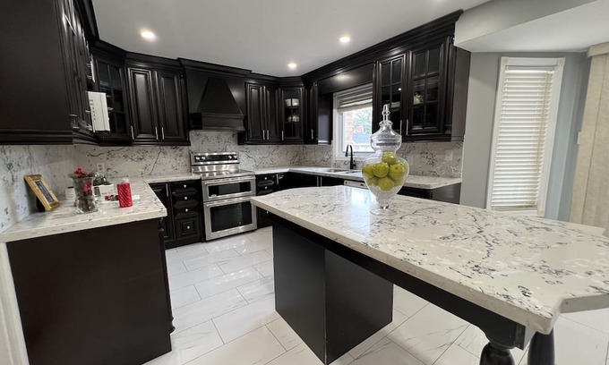 Scarborough Casa | Cozy Upscale Scarborough Home!