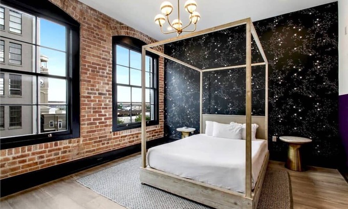 Central Business District Casa | Roami at The Brandywine | Rooftop Pool | 2 Bedroom