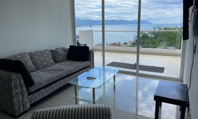 Zona sur Apartamento | Enjoy the best view of Puerto Vallarta, in the most exclusive area