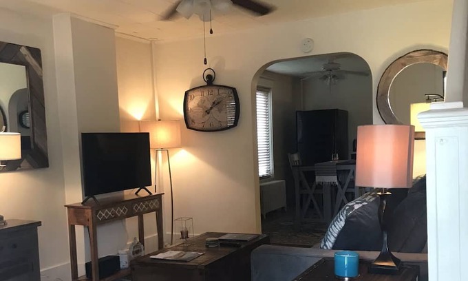 Harrisburg - Hershey Casa | Quaint,furnished, 2 bedroom house, courtyard,1 block to Scenic Susquehanna River
