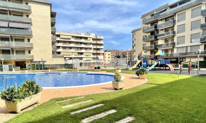 La Pineda Apartamento | MALDIVAS III NEXT TO THE BEACH WITH SWIMMING POOL AND HEATED