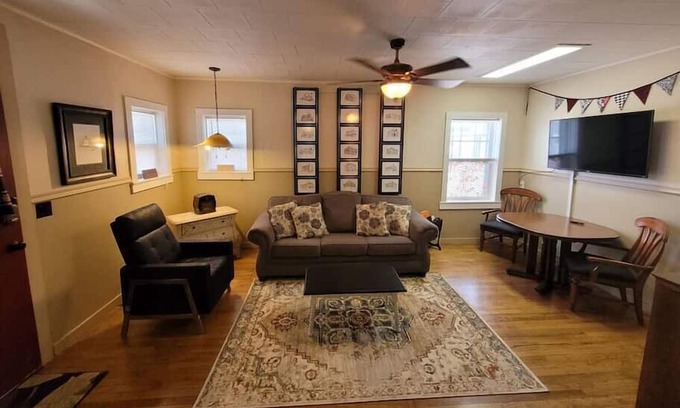 Inman Casa | Serendipity Guest Cottage