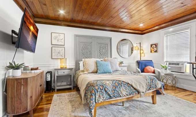 Downtown Apartamento | Eclectic Downtown Studio w/Free Parking