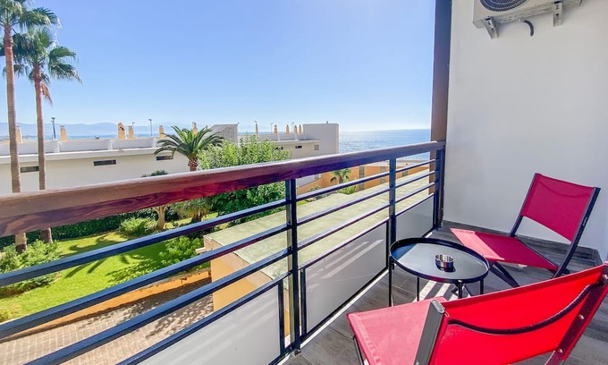 Carihuela Apartamento | Wifi, Terraza, Piscina y Acceso Privado a la Playa