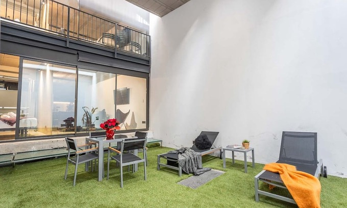 Sant Gervasi Apartamento | My Space Barcelona Apartment with garden very close to the Barraquer Clinic