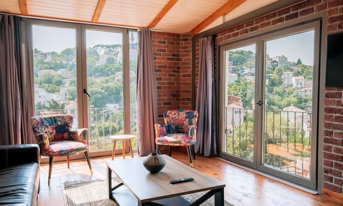 Uskudar Apartamento | Stunning Sea View Loft 5 min to Park in Kuzguncuk