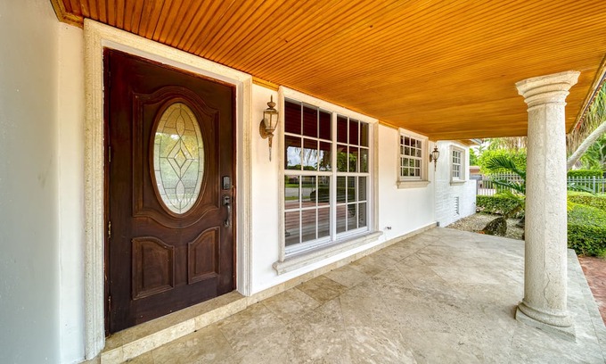 Westchester Casa | Gated Miami pool house