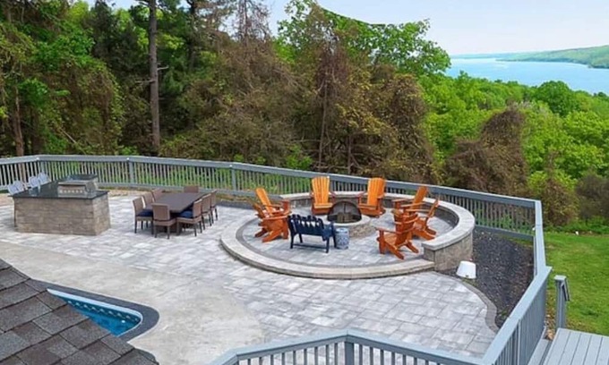 Naples Casa | Finger Lakes Wineries Golf Foliage Hiking Skiing