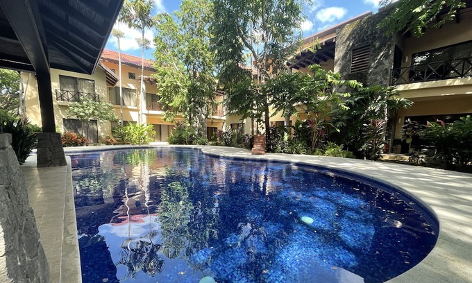Coco Apartamento | 3 BR Condo Centrally Located in Playas del Coco