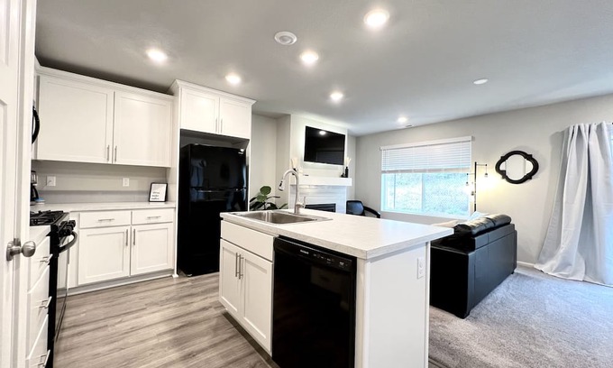 Forest Grove Casa | WFH Zen Den Near McMenamins