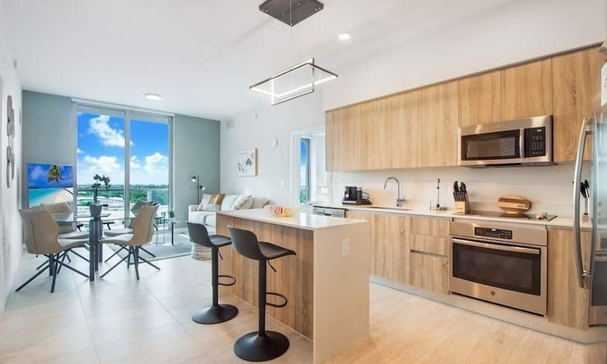 Northeast Miami Condominio | Brandnew unit Miami Design District pool & parking
