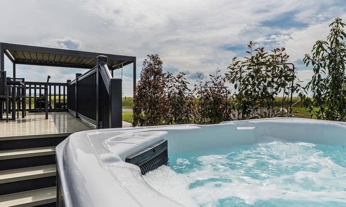 Carlton-in-Cleveland Cabina | 3 bedroom accommodation in Great Ayton, Yorkshire Moors and Coast