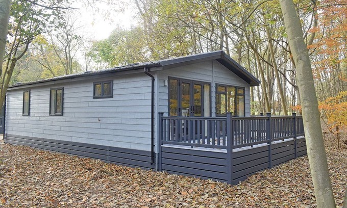 Woolverstone Cabina | 3 bedroom accommodation in Woolverstone, Ipswich