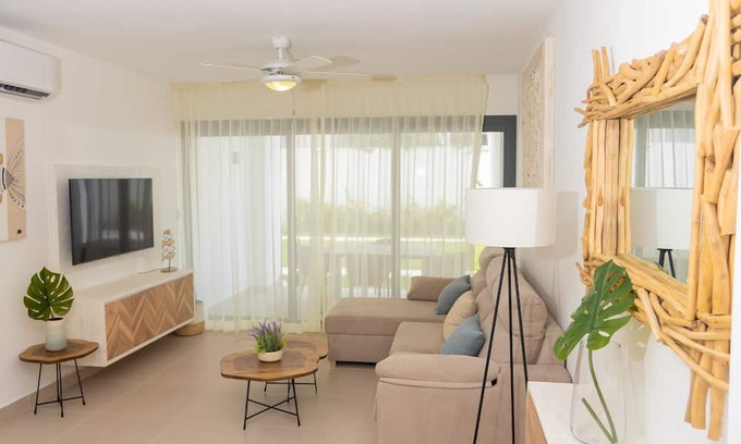 El Cortecito Apartamento | ★★Luxury Apartment 2 BR/2 Bath Steps from Ocean★★