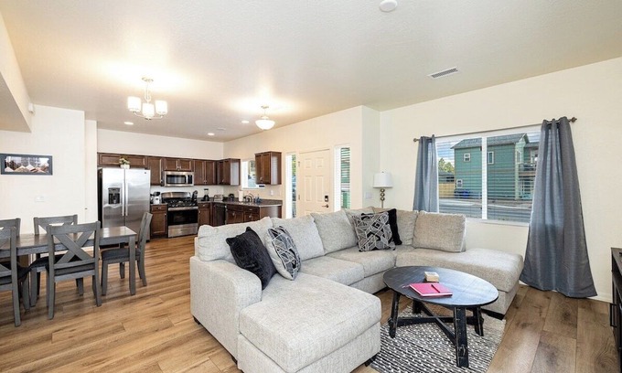 Flagstaff Casa | Flagstaff Adventure Getaway! Trail Access, Central A/C, New Home Built in 2023!