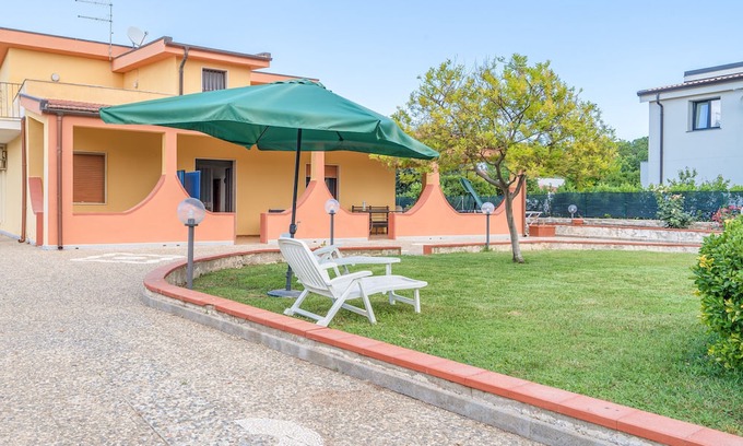 Arenella Villa | Accessible Villa "Franca Zona Arenella" with Private Terrace & Wi-Fi