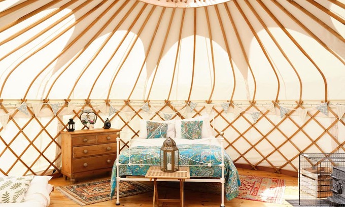 Lanteglos Cabina | Yurts Cornwall - Tremeer Farm