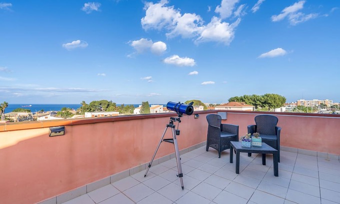 Tiche Apartamento | Apartment 'Appartamento A Ficu Pala Siracusa' with Sea View, Wi-Fi and Air Conditioning