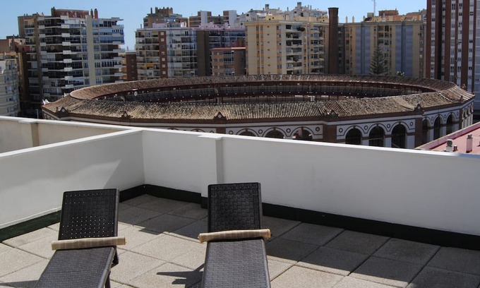 Campos Eliseos Apartamento | Apartment Málaga, 2 bedrooms, 5 persons