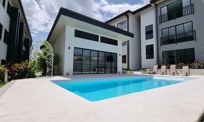 Alajuela Apartamento | Loft conveniently located five minutes from airport