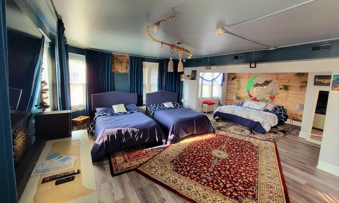 Lyons Apartamento | Perfect Getaway for 4, Cozy Space with a Queen Size Bed