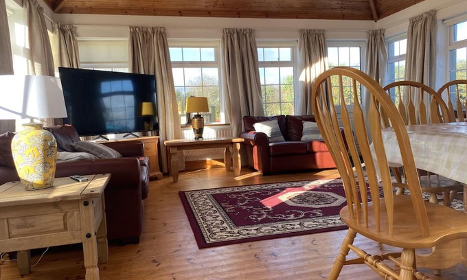 Rosslare Casa | This Rosslare Stand Holiday Home With Five Bedrooms