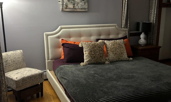 Hamden Cama Y Desayuno | King/Queen suits available Guest House quiet & serene
