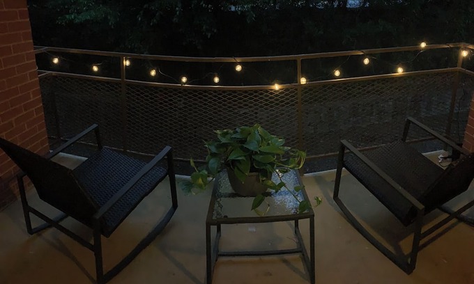 Athens Condominio | PRIME LOCATION - Walk to Stadium or Downtown Athens!