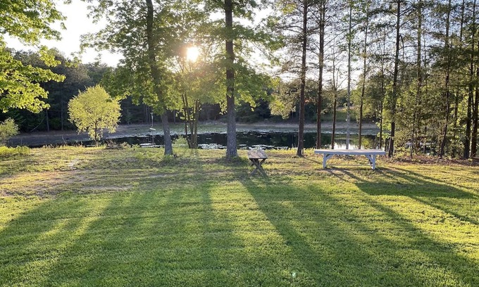 Ruther Glen Cabaña | Stay and Play! Country Cottage Getaway with PRIVATE 3 Acre Swimming Pond