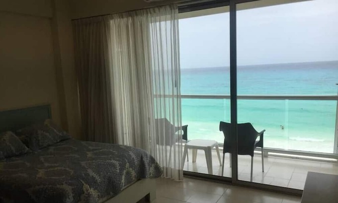 Punta Cancún Condominio | Caribbean SeaView in the Heart of the Hotel Zone