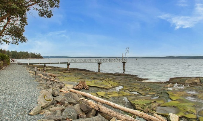 North Oyster Condominio | GORGEOUS LUXURIOUS OCEAN VIEW TWO BEDROOM CONDO