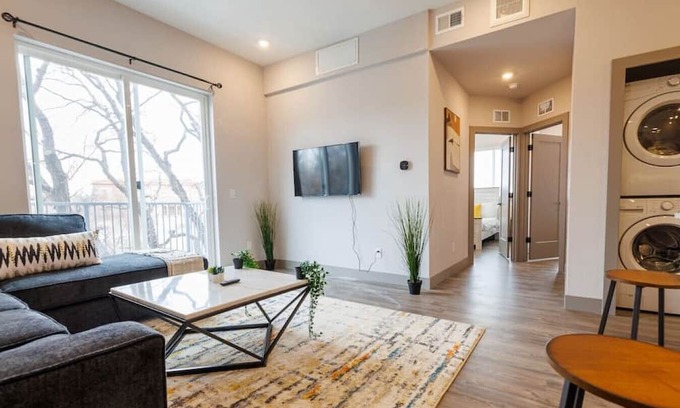 Jefferson Park Apartamento | Modern Highlands Oasis