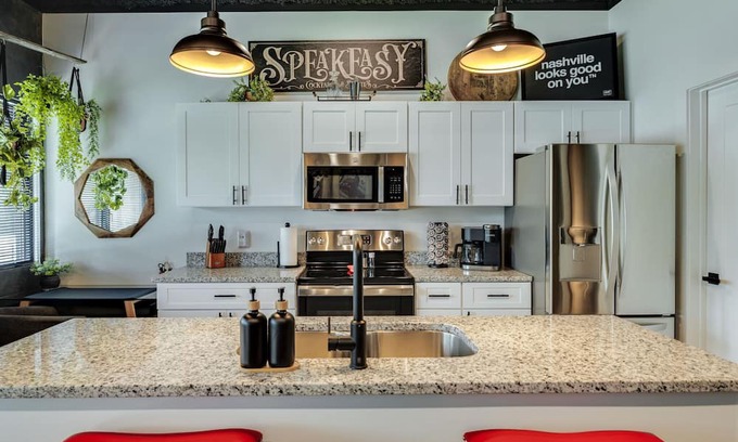 Nashville Apartamento | NEW Studio with 2 Beds 7 mins to Broadway