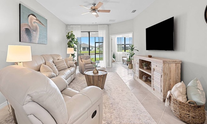 Port Charlotte Casa | NEW Build! Beautiful Bonito Way - Luxury home nestled in El Jobean! Fishing, Beaches, Pier, Ramp