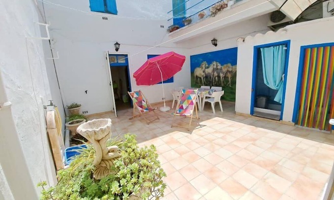 Le Grau-Du-Roi Apartamento | Authentic Fisherman's House, sleeps 6, courtyardeur 30 M2, air-conditioned, heart of.