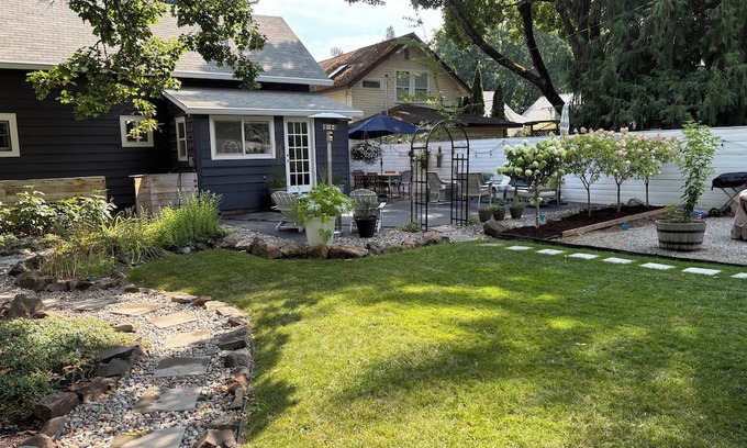 Coeur d'Alene Cabaña | Cozy cottage with historic charm steps from Lake Coeur d’Alene!