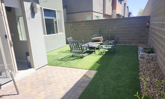 Henderson Casa | 3Br/2.5 Ba Townhome 20 mins from Vegas Strip