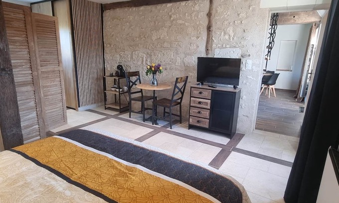 Orbigny Casa | Charming country gite near the BEAUVAL Zoo, close to numerous Châteaux.