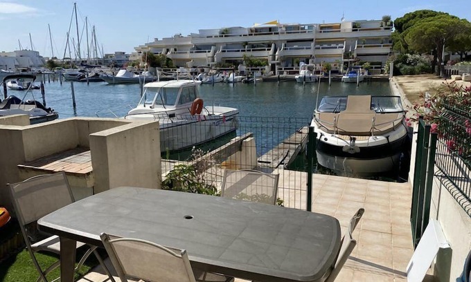 Le Grau-Du-Roi Apartamento | Charming Marina, Port Camargue, waterfront terrace, 2 bedrooms, air-conditioned double.