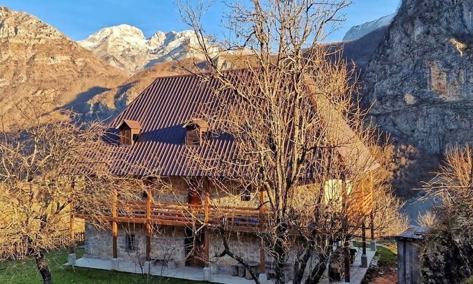 Curraj I Eperm Casa | 5 Minutes from the Center/best View/bio Food, Calmly!