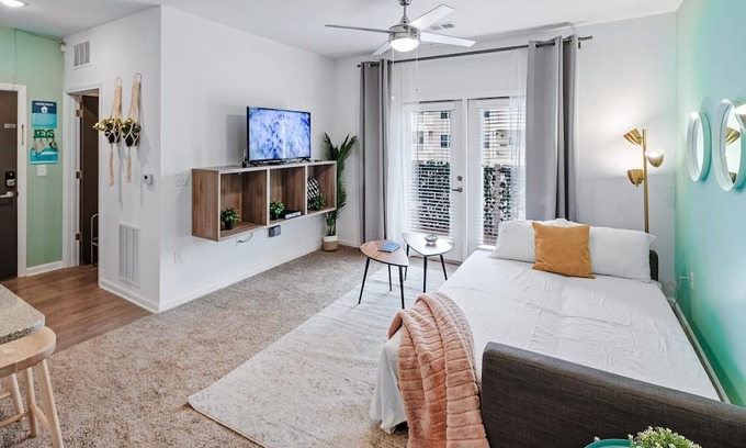 Avery Creek Apartamento | South Asheville Getaway Private Balcony Apt 1