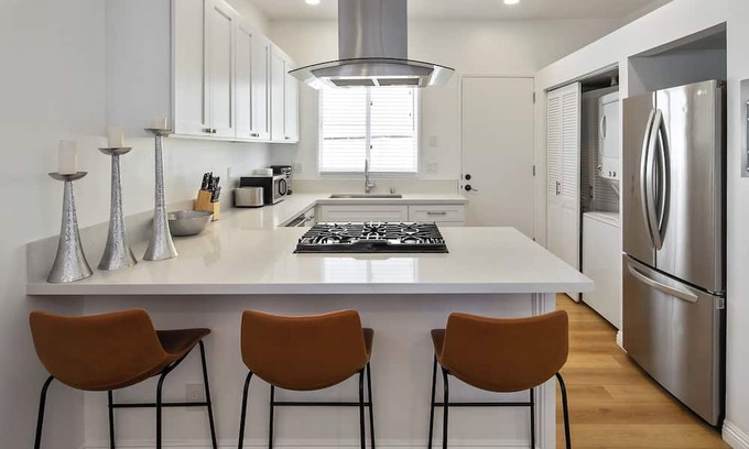 Clarkdale Apartamento | Exclusive 2BD 3BA with Balcony