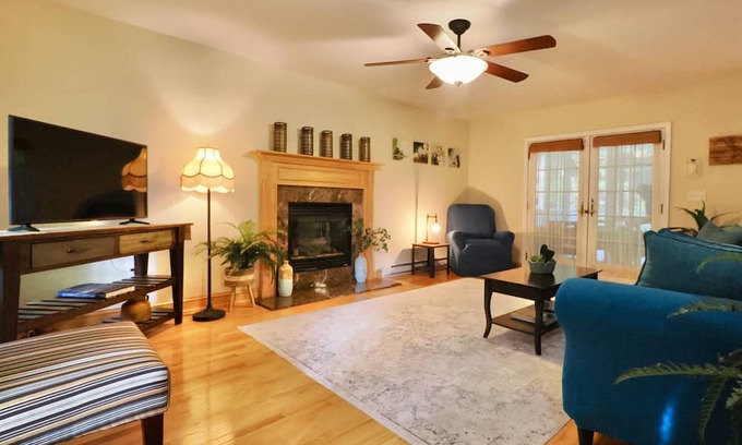 Pocono Lake Casa | Pocono Lake Getaway: Pool, Tennis, and Basketball!