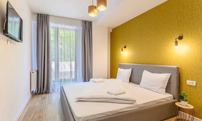 Brasov Apartamento | Lovely 2BR - Seasons Residence