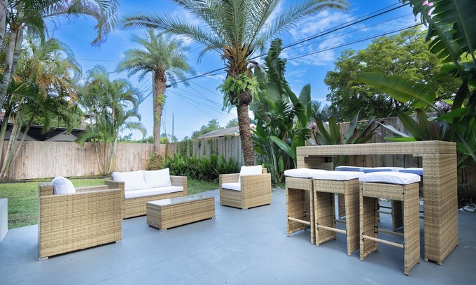 El Portal Casa | Escape to Paradise: VRBO Oasis in North Miami! ~ Pet Friendly
