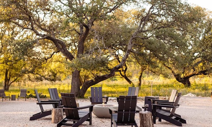 Fredericksburg Casa | Luxury Stay by Wineries | Stargazing & Nature